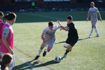 如何看待樊振东决赛罕见连丢2分？球迷下定论：实力已落后王楚钦｜江南体育（配图示意）